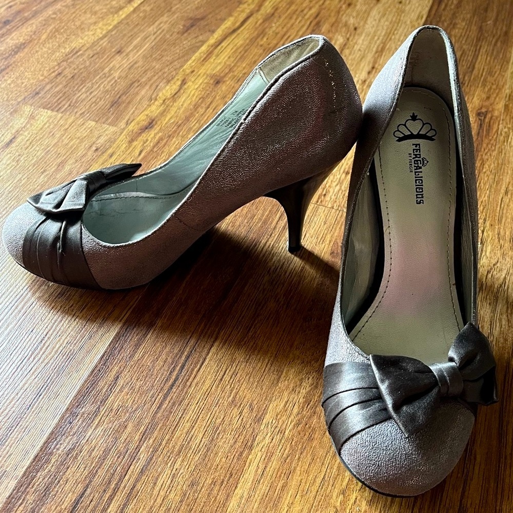 Feegalicious By Fergie | Bring It | sexy Bow toe heels